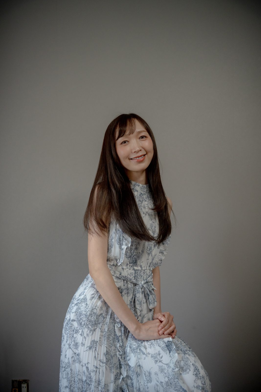 笑顔で立つサニーさん